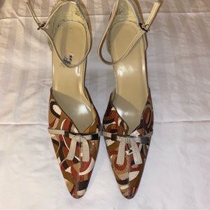 Cato’s Brown & Tan Heel